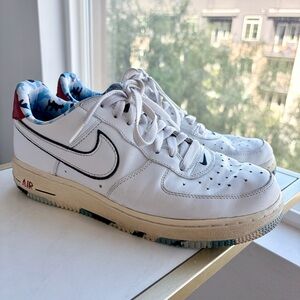 Nike White and Navy Men's Sneakers
